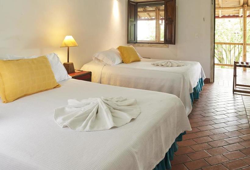 استراحتگاه Hacienda Combia