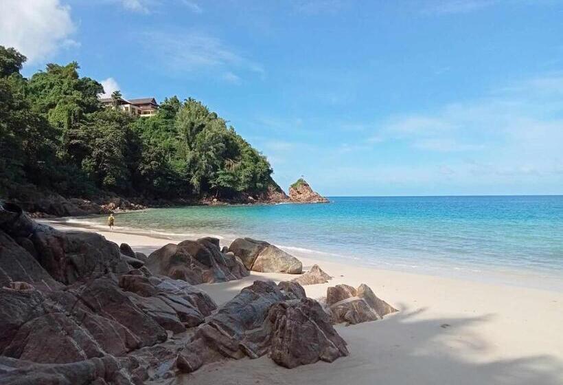 استراحتگاه Naiyang Beach Hotel Sha Plus