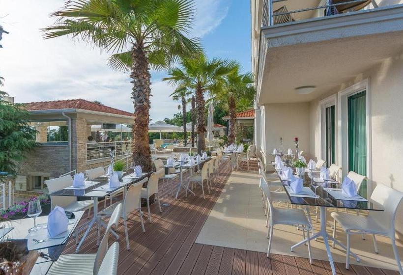 Aparthotel Adeo