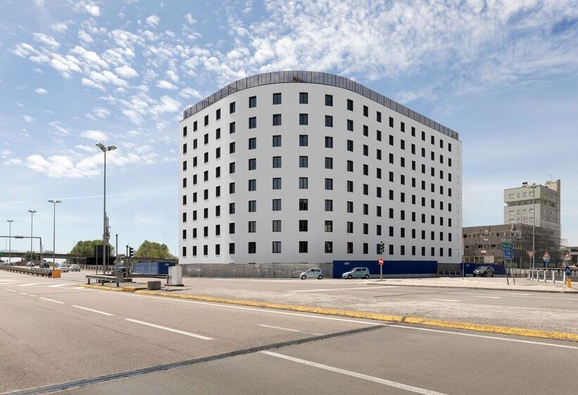 هتل a&o Hostel Venezia Mestre
