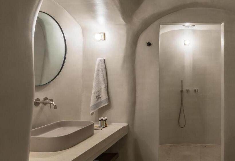 هتل Art Maisons Oia Castle