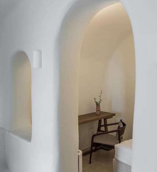 هتل Art Maisons Oia Castle