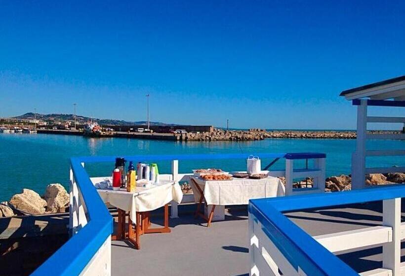 בית מלון כפרי Astor