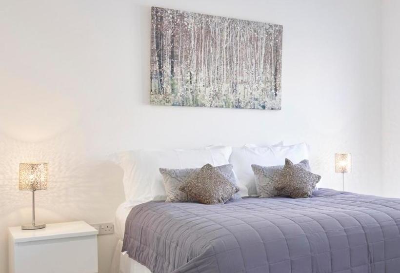 Отель Campbell Park Serviced Properties