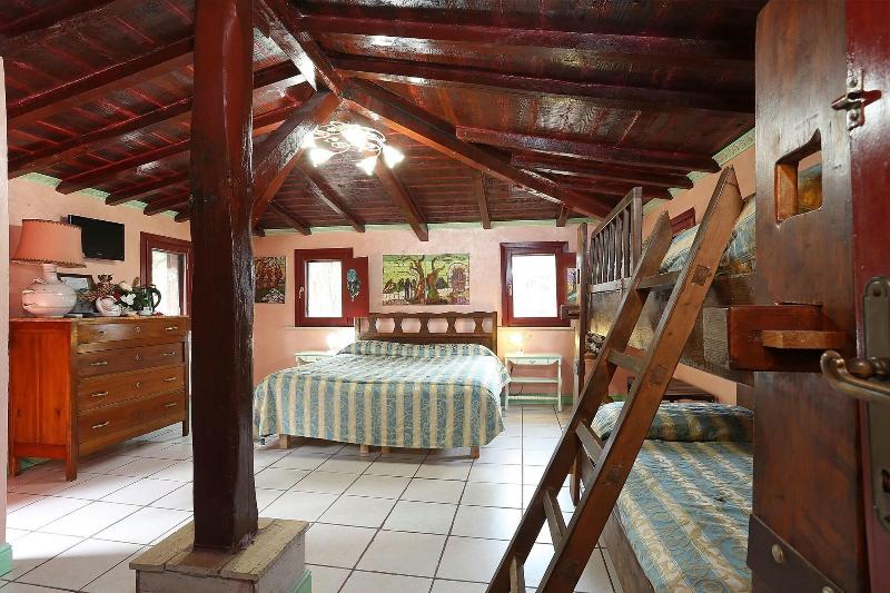 هتل Country House Fam Polucci Cave