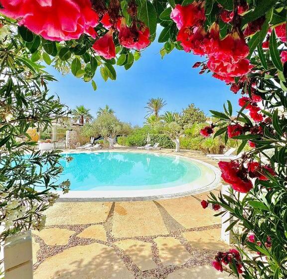 هتل Cupola Bianca Resort