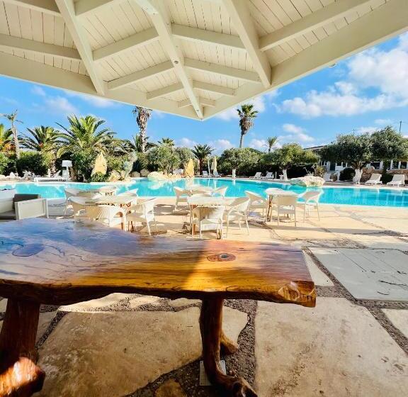 هتل Cupola Bianca Resort