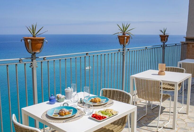 Hotel La Dolce Vita In Tropea