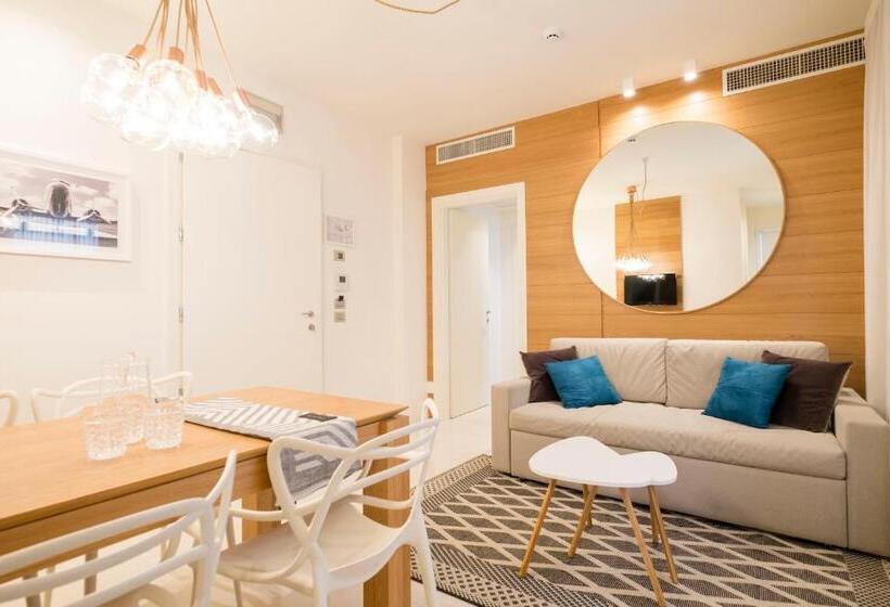 هتل Metropol Ceccarini Suite   Luxury Apartments