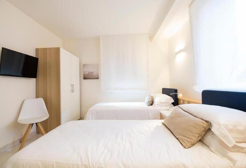 هتل Metropol Ceccarini Suite   Luxury Apartments