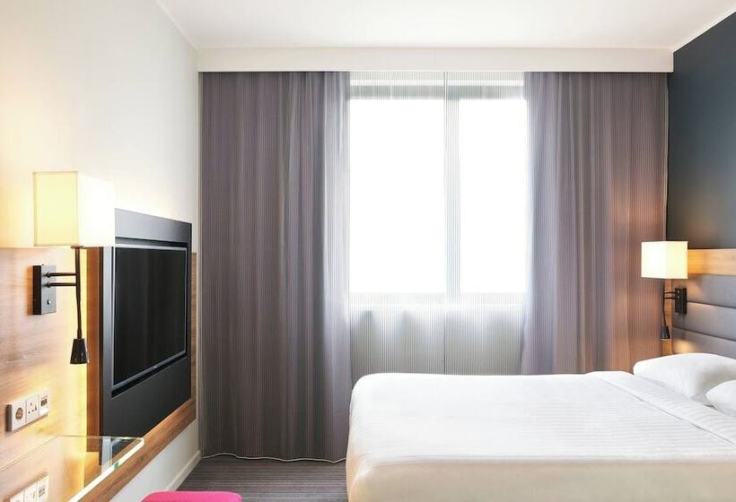 Fotos del hotel Moxy Milan Linate:  2