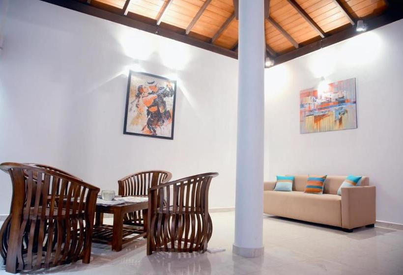 هتل Ranna 212 Beach Resort