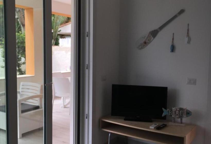 בית מלון כפרי Small Luxury Apartments Pool And Sea View Stella Del Mare