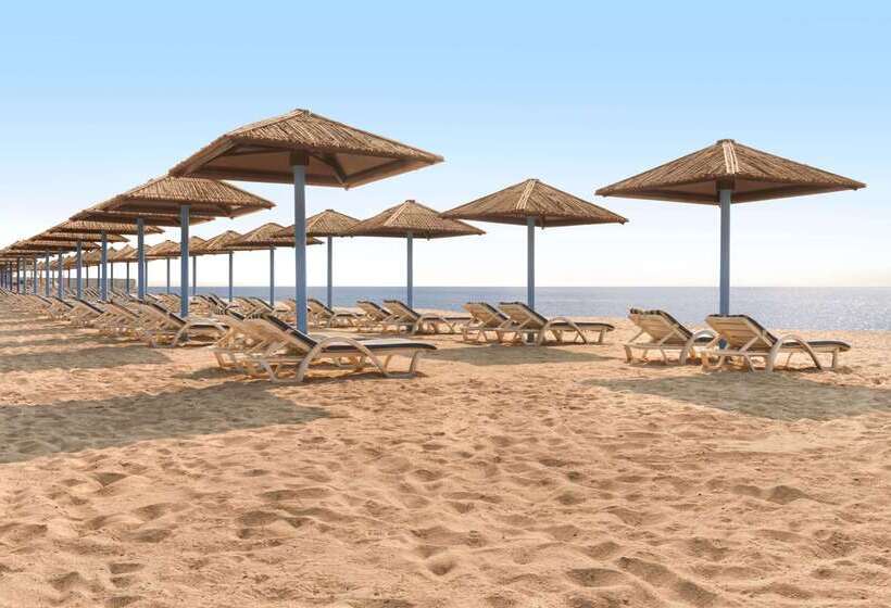 هتل Wyndham Garden Ajman Corniche
