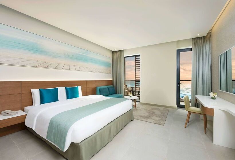 فندق Wyndham Garden Ajman Corniche