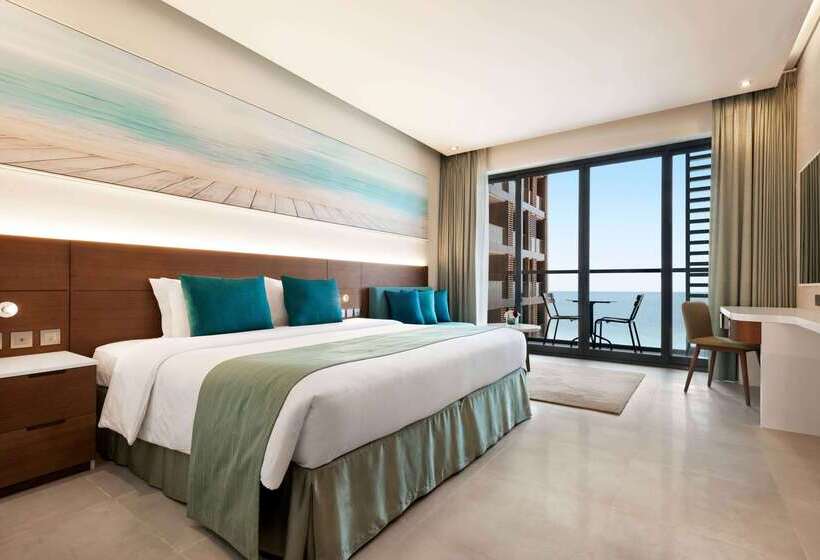 فندق Wyndham Garden Ajman Corniche