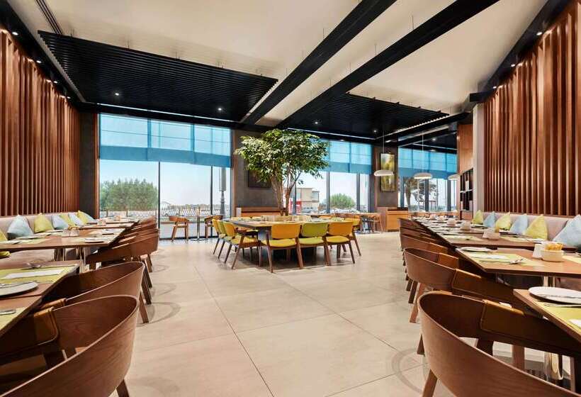 هتل Wyndham Garden Ajman Corniche