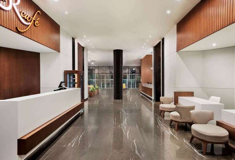 هتل Wyndham Garden Ajman Corniche