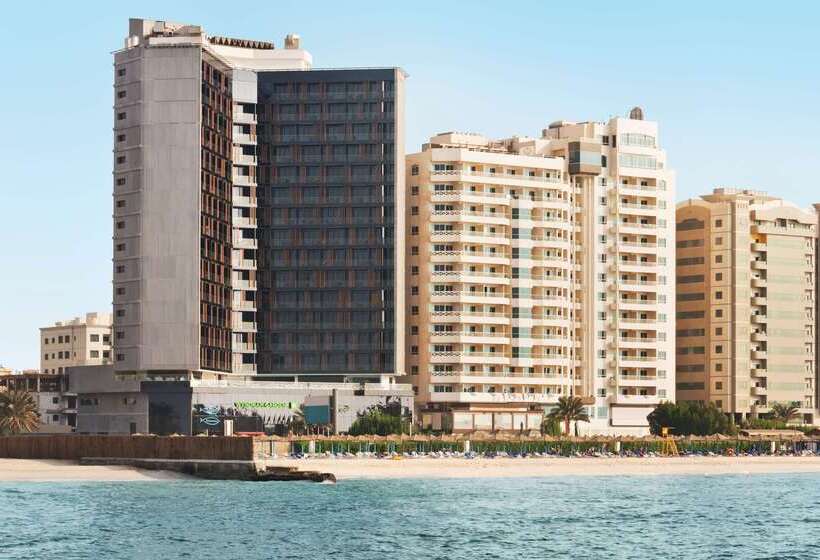 فندق Wyndham Garden Ajman Corniche