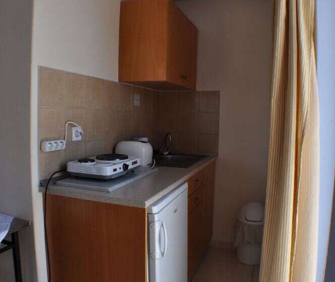 هتل Zouboulia Apartments