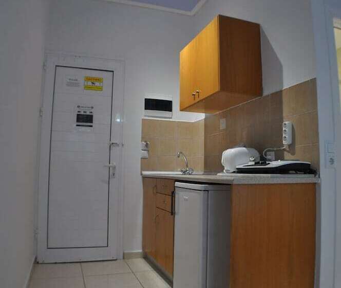 هتل Zouboulia Apartments