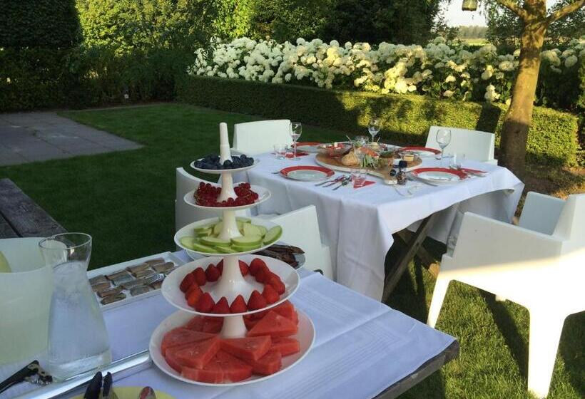تختخواب و صبحانه Villa Envie