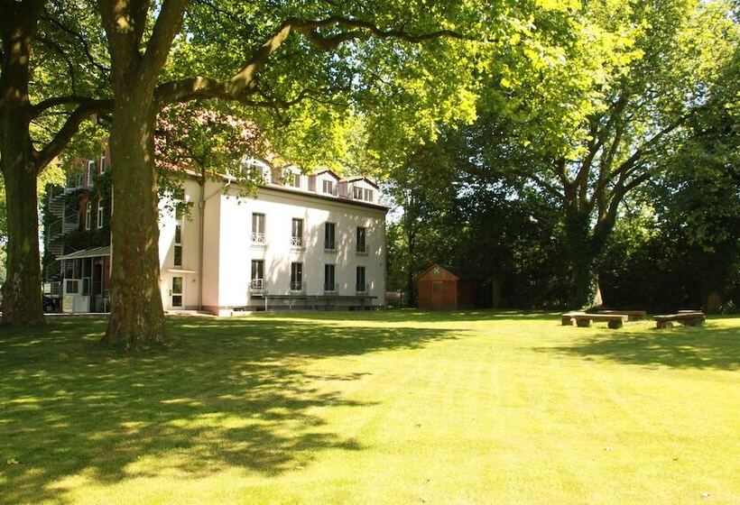 هتل Gastehaus Alte Schule