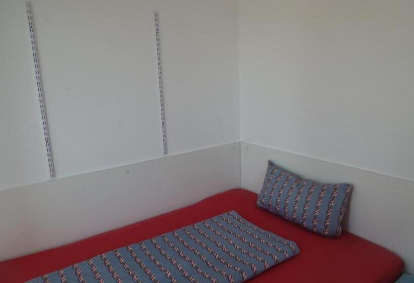 هتل Hostal Moratinos