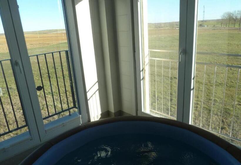 هتل Hostal Moratinos