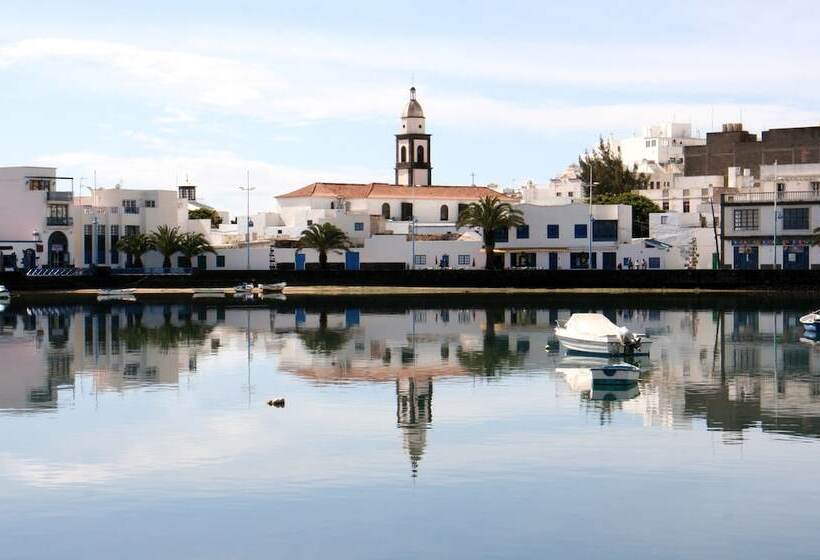 هتل Hostal San Gines