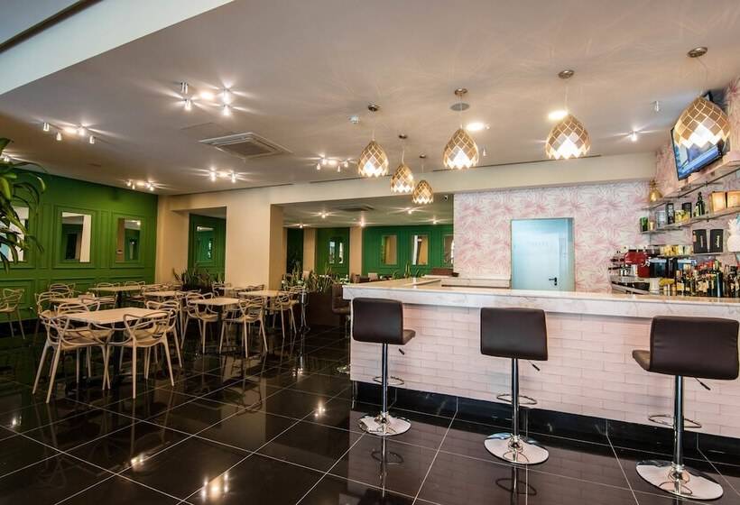 Fotos del hotel Innfiniti  & Suites:  10