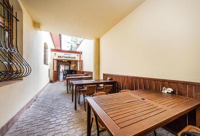 Nová Hospoda   & Restaurant