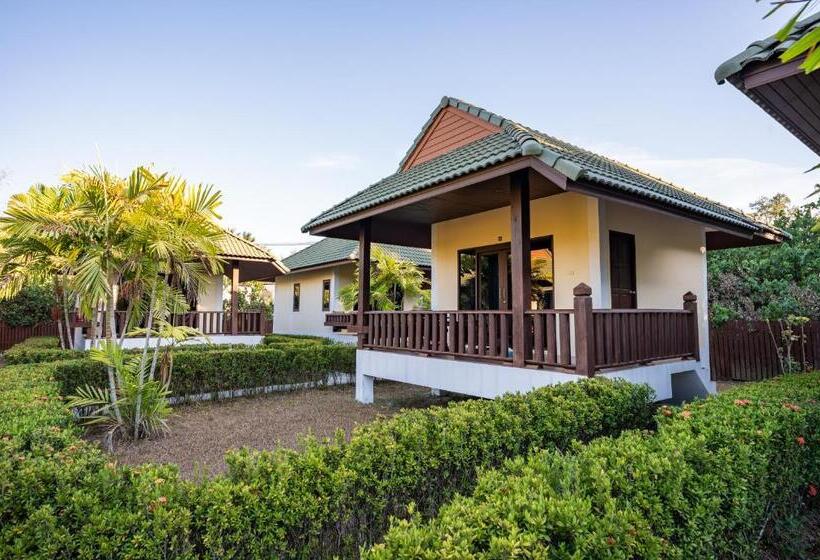 Phatcharee Resort