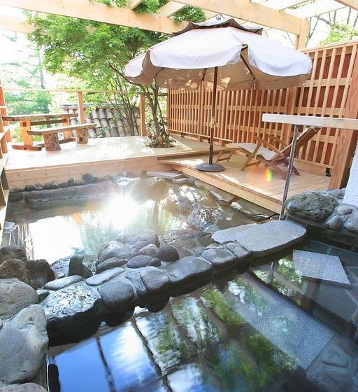 Ryokan Tsutsuji To Kaede