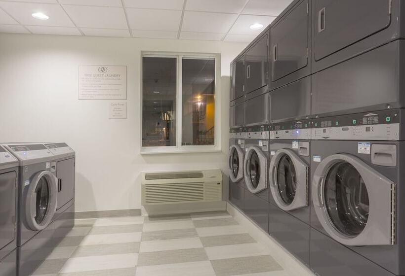 Fotos del hotel Candlewood Suites Miami Intl Airport  36th St, An Ihg:  9