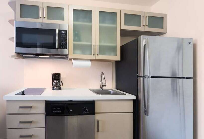 Fotos del hotel Candlewood Suites Miami Intl Airport  36th St, An Ihg:  5