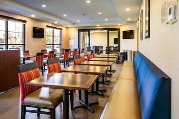 هتل Comfort Inn & Suites Niagara Falls Blvd Usa