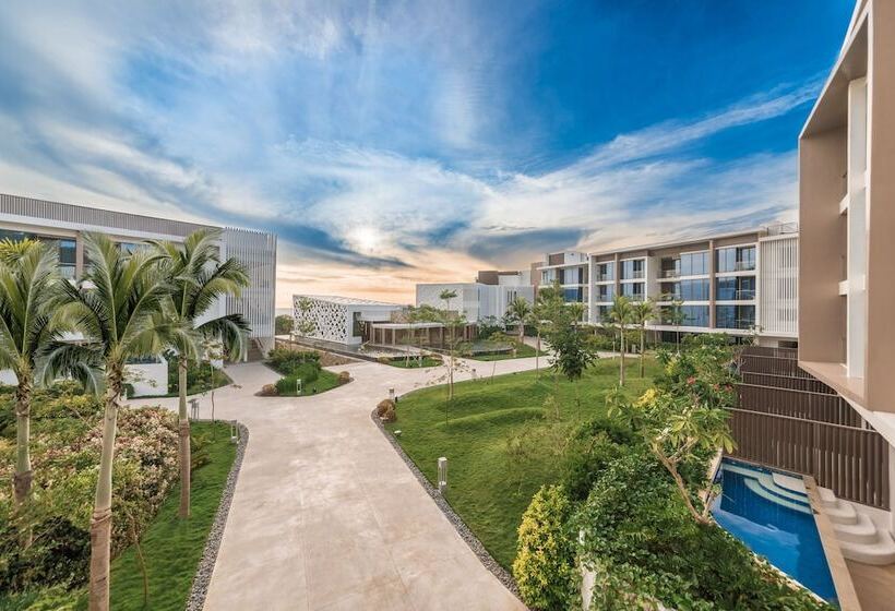 בית מלון כפרי Crimson Resort And Spa Boracay