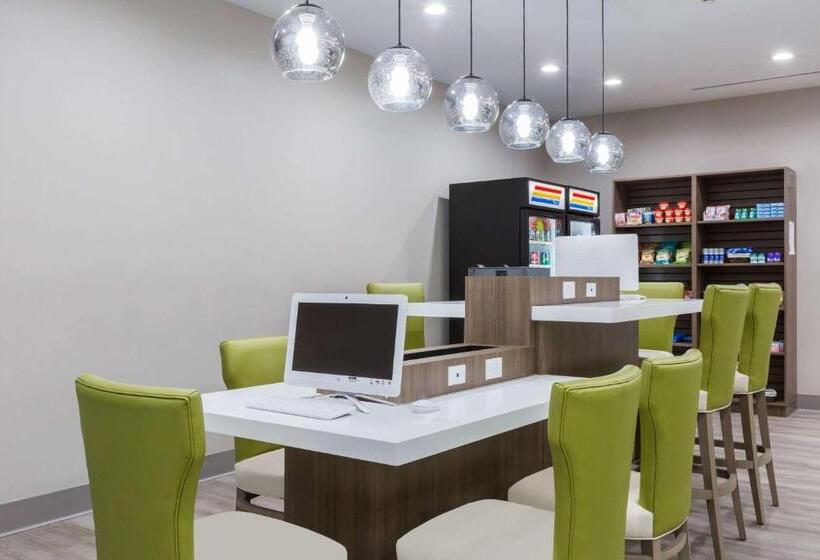 Fotos del hotel Days Inn & Suites By Wyndham Houston Nw Cypress:  12