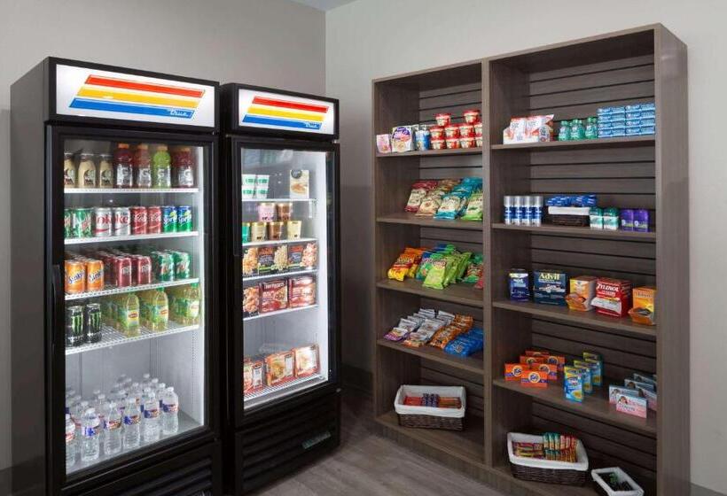 Fotos del hotel Days Inn & Suites By Wyndham Houston Nw Cypress:  4