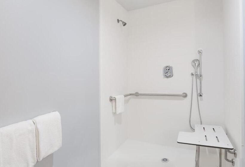 Fotos del hotel Days Inn & Suites By Wyndham Houston Nw Cypress:  9