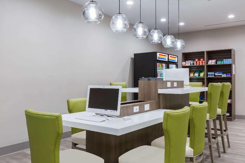 Fotos del hotel Days Inn & Suites By Wyndham Houston Nw Cypress:  20