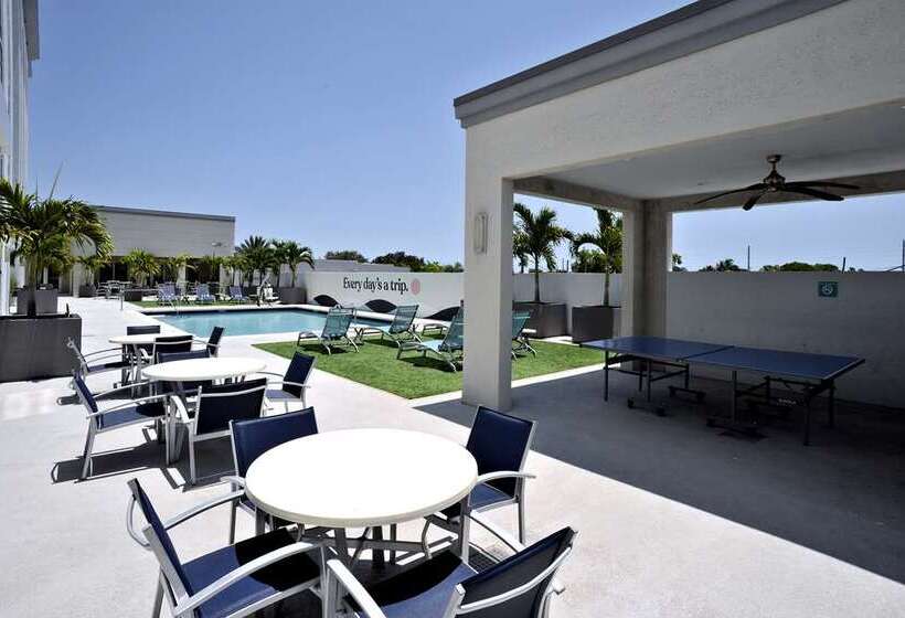 هتل Dello Ft Lauderdale Airport, Tapestry Collection By Hilton