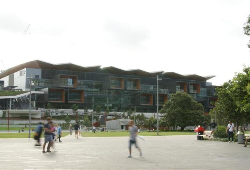 Отель Dixon Residences