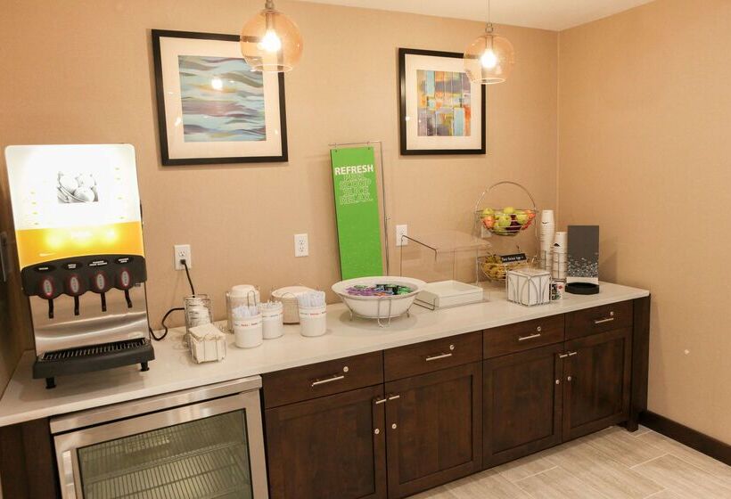 هتل Hampton Inn & Suites Lafayette Medical Center, Co
