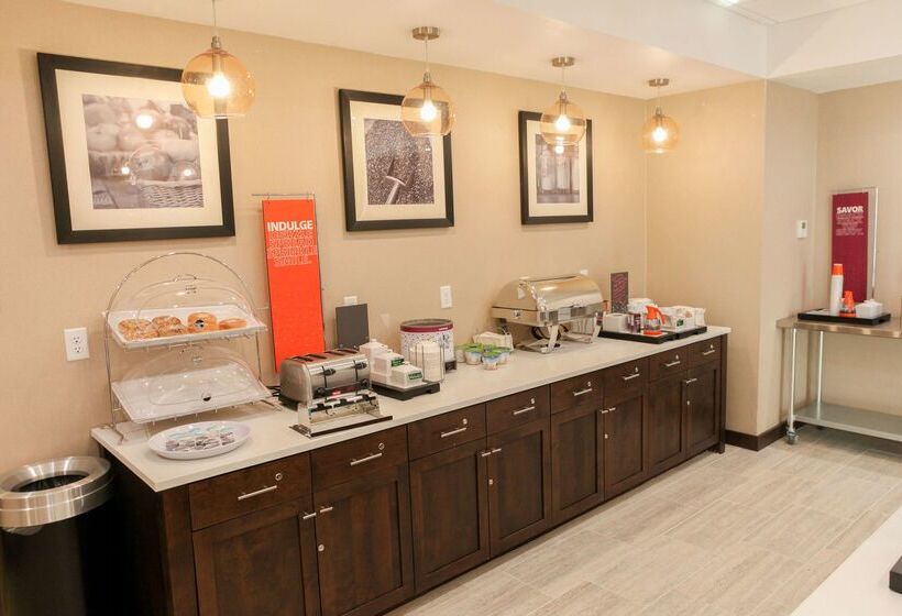هتل Hampton Inn & Suites Lafayette Medical Center, Co