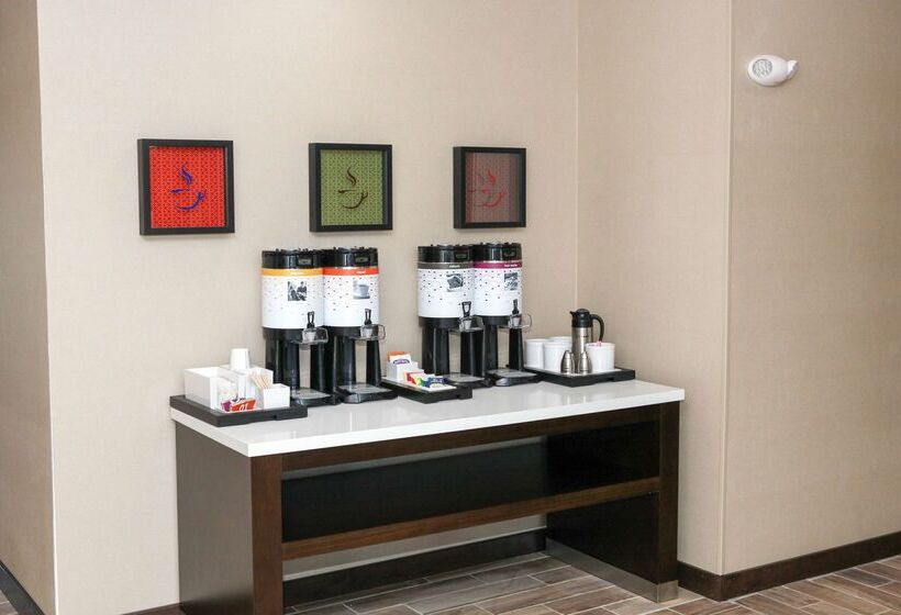 هتل Hampton Inn & Suites Lafayette Medical Center, Co