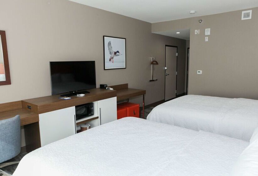 هتل Hampton Inn & Suites Lafayette Medical Center, Co