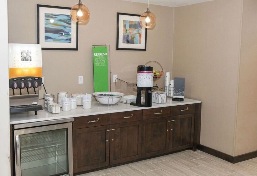 هتل Hampton Inn & Suites Lafayette Medical Center, Co
