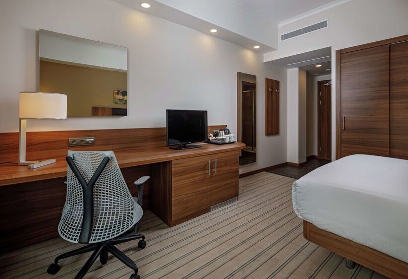 בית מלון כפרי Hilton Garden Inn Novorossiysk